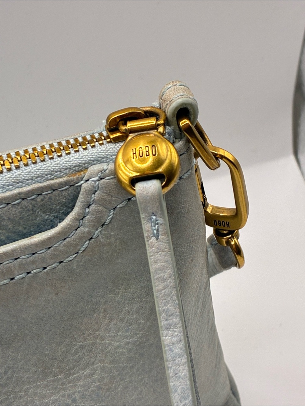 HOBO Darcy Clutch Wristlet - Picture 3 of 8
